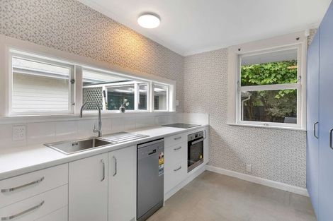 Photo of property in 4 Douglas Street, West End, Palmerston North, 4412