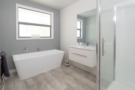 Photo of property in 36a Cross Street, Raglan, 3225