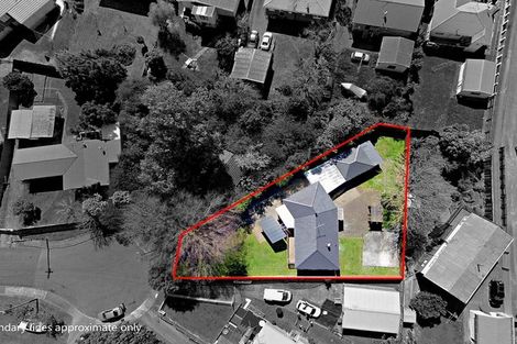 Photo of property in 12 Barnard Place, Manurewa East, Auckland, 2102