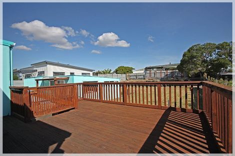 Photo of property in 22 Andresen Street, Foxton Beach, Foxton, 4815