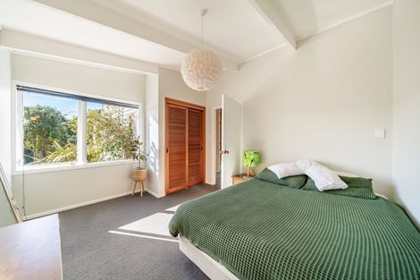 Photo of property in 92 Paekakariki Hill Road, Pauatahanui, Porirua, 5381