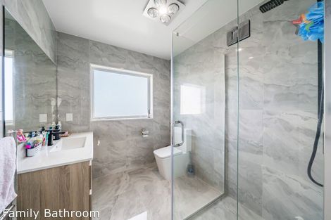 Photo of property in 2 Poto Road, Normandale, Lower Hutt, 5010