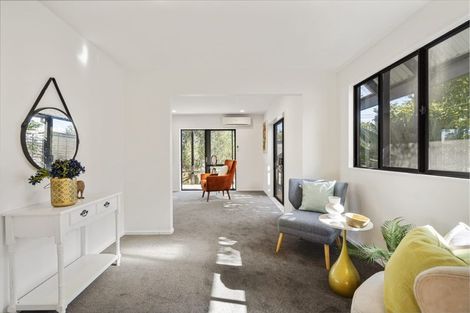 Photo of property in 1/78 Browns Bay Road, Rothesay Bay, Auckland, 0630