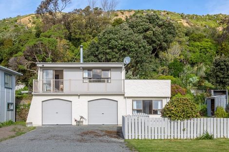 Photo of property in 72 Lake Ferry Road, Lake Ferry, Featherston, 5772