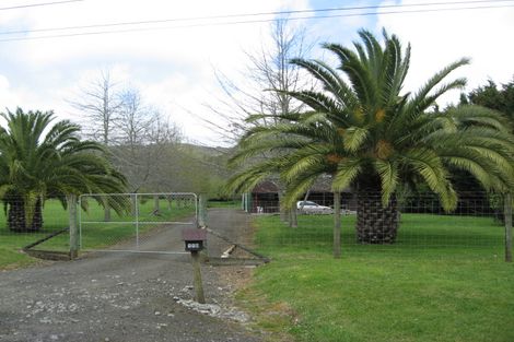 Photo of property in 110 Te Henga Road, Waitakere, Henderson, 0781