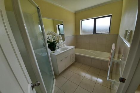 Photo of property in 34 Raphoe Road, Flat Bush, Auckland, 2019