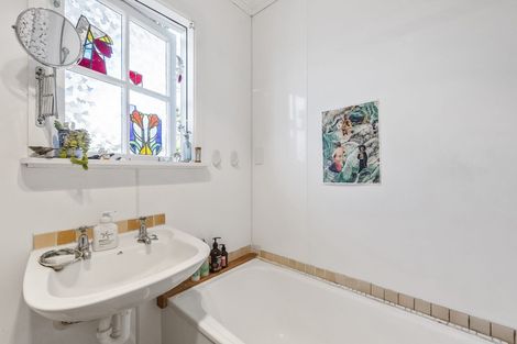 Photo of property in 25 Seddon Street, Waikanae, 5036