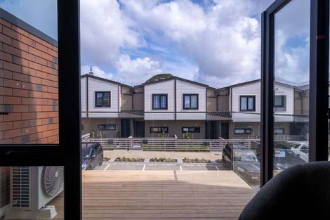 Photo of property in 28 Te Puketoka Lane, Mangere, Auckland, 2022