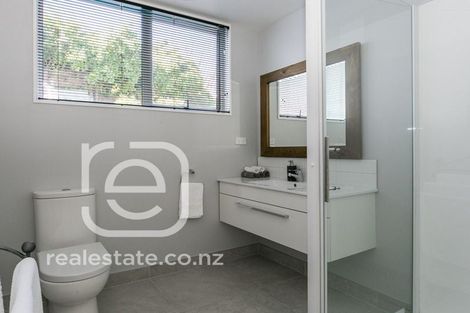 Photo of property in 75 Milton Road, Bluff Hill, Napier, 4110
