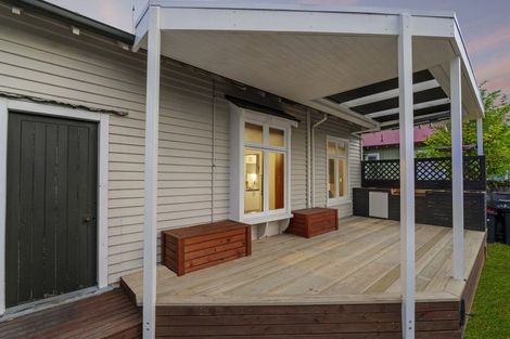 Photo of property in 229 Geraldine Street, Edgeware, Christchurch, 8013