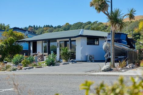 Photo of property in 4 Moa Road, South Bay, Kaikoura, 7300