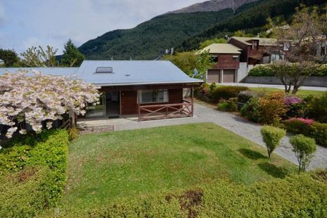 Photo of property in 4a Avalon Crescent, Fernhill, Queenstown, 9300