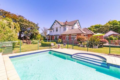 Photo of property in 2 Tulloch Street, Saint Johns Hill, Whanganui, 4500