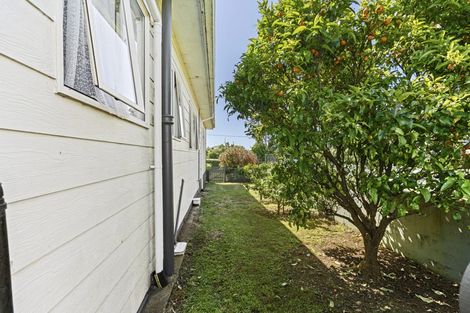Photo of property in 1416 Devon Road, Brixton, Waitara, 4382