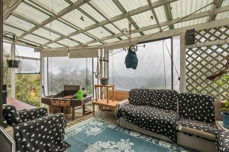 Photo of property in 10 Adams Road, Thornton Bay, Thames, 3575