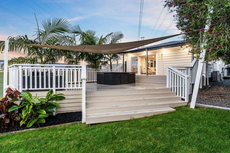 Photo of property in 26 Arlette Place, Massey, Auckland, 0614