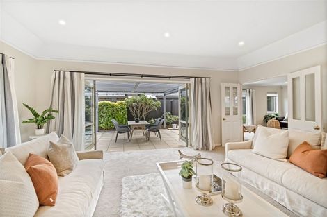 Photo of property in 43 Memorial Avenue, Ilam, Christchurch, 8053