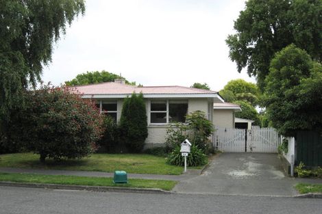 Photo of property in 35 Yardley Street, Avonhead, Christchurch, 8042