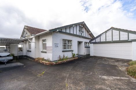 Photo of property in 12 Ruakiwi Road, Hamilton Lake, Hamilton, 3204