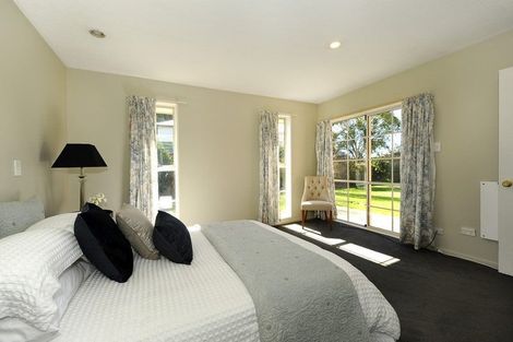 Photo of property in 11 Fieldmoor Place, Parklands, Christchurch, 8083