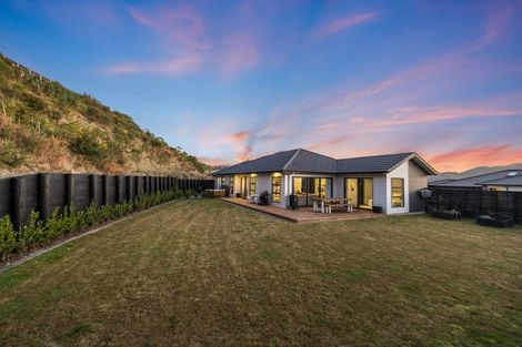 Photo of property in 20 Queen Charlotte Drive, Aotea, Porirua, 5024