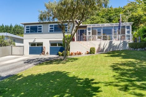 Photo of property in 39 Sunrise Boulevard, Tawa, Wellington, 5028