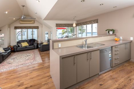 Photo of property in 2/50 The Esplanade, Eastern Beach, Auckland, 2012