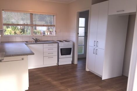 Photo of property in 2/58 Arran Road, Browns Bay, Auckland, 0630