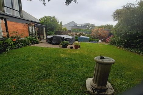 Photo of property in 2/10 Peel Street, Strowan, Christchurch, 8052