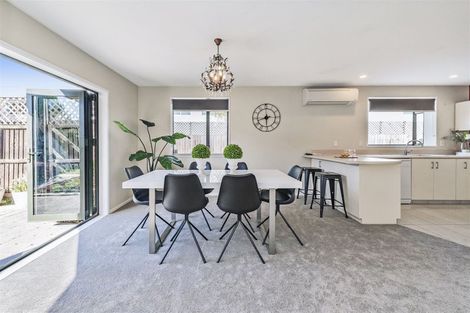 Photo of property in 3/118a Sawyers Arms Road, Northcote, Christchurch, 8052