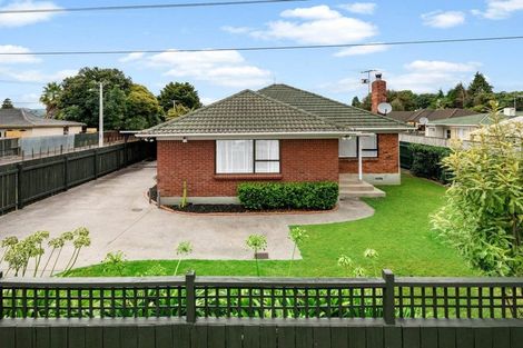 Photo of property in 35 Clevedon Road, Papakura, 2110