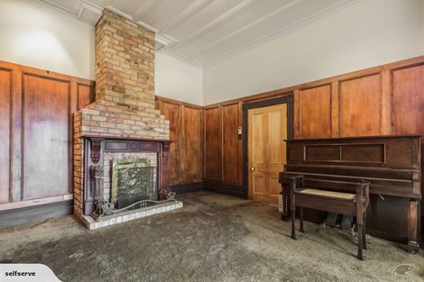 Photo of property in 5 Queen Street, Northcote Point, Auckland, 0627