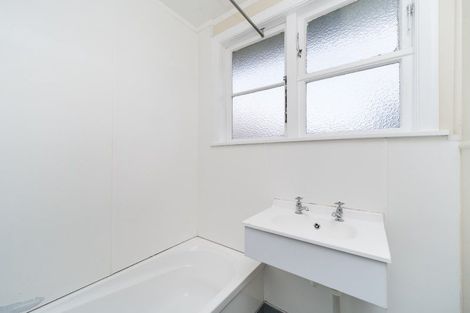 Photo of property in 4 Thames Street, Roslyn, Palmerston North, 4414