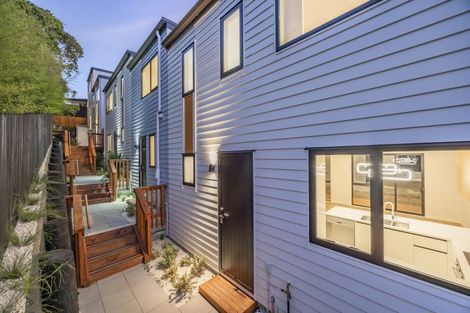 Photo of property in 4/10 Alexander Avenue, Torbay, Auckland, 0630