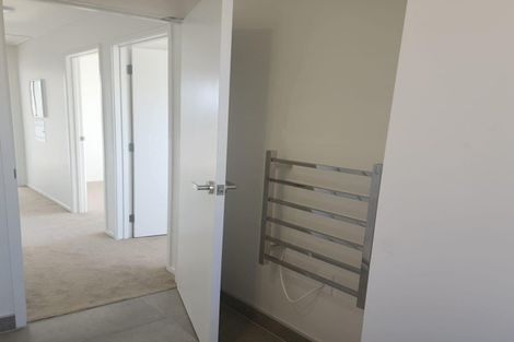 Photo of property in 16 Dorothy Thorpe Way, New Lynn, 0600