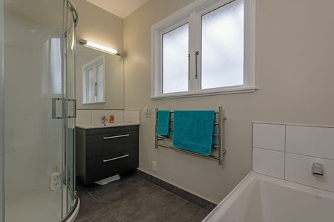 Photo of property in 4 Anzio Place, Awapuni, Palmerston North, 4412