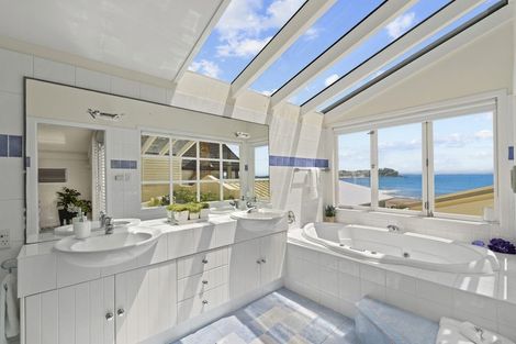 Photo of property in 9a Holiday Road, Milford, Auckland, 0620