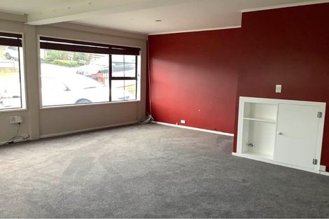 Photo of property in 30 Fyvie Avenue, Tawa, Wellington, 5028