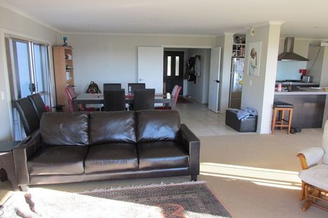 Photo of property in 1 Greenstone Place, Aotea, Porirua, 5024