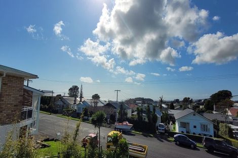 Photo of property in 8 Kitchener Terrace, Moturoa, New Plymouth, 4310