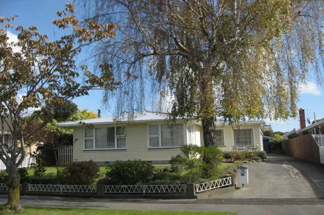 Photo of property in 11 Longmuir Street, Ilam, Christchurch, 8041