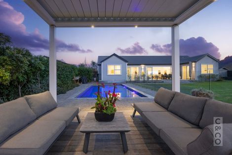 Photo of property in 44 Fruitlands Road, Kumeu, 0810