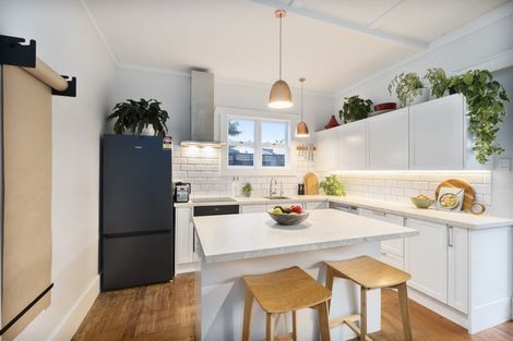 Photo of property in 13 Elcoat Avenue, Henderson, Auckland, 0612