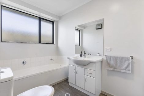 Photo of property in 169a Colwill Road, Massey, Auckland, 0614