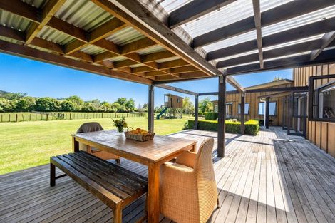 Photo of property in 69 Clevedon Kawakawa Road, Clevedon, Papakura, 2585