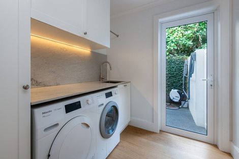 Photo of property in 1/30 Ocean View Road, Milford, Auckland, 0620