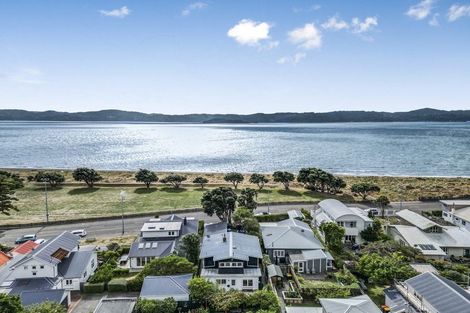 Photo of property in 25 Marine Parade, Eastbourne, Lower Hutt, 5013