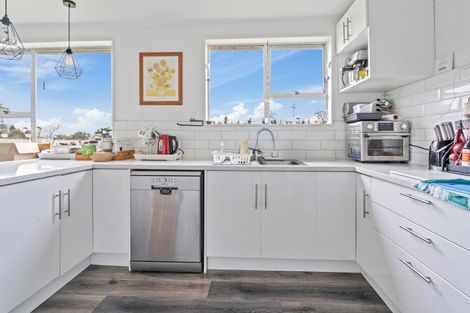 Photo of property in 42 Hinemoa Street, Levin, 5510