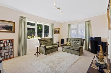 Photo of property in 10 Pukatea Street, Eastbourne, Lower Hutt, 5013