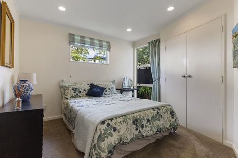 Photo of property in 2/15 Bradbury Road, Botany Downs, Auckland, 2010